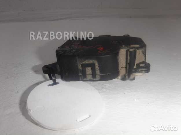 Моторчик заслонки печки MR500671