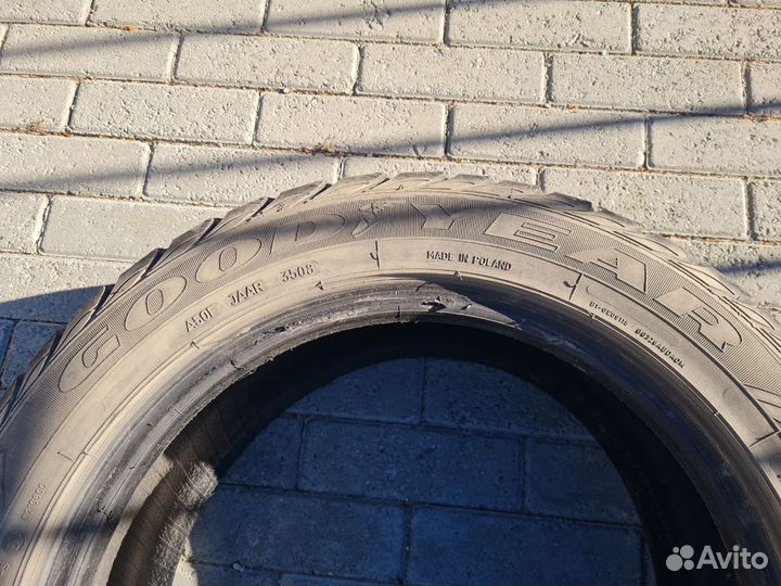 Goodyear UltraGrip Extreme 205/55 R16 100R