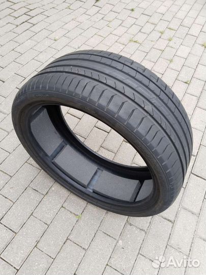 Pirelli P Zero 255/35 R21 98Y
