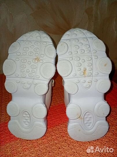 Кроссовки для девочки