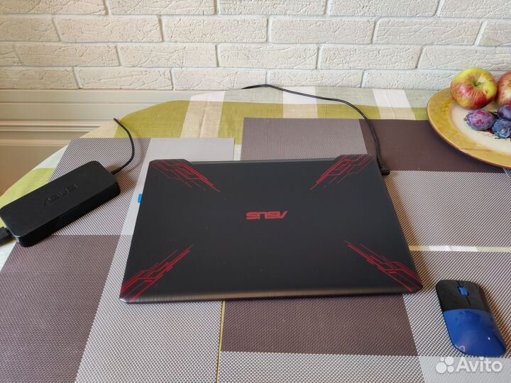 Ноутбук игровой asus FX570UD-DM148T