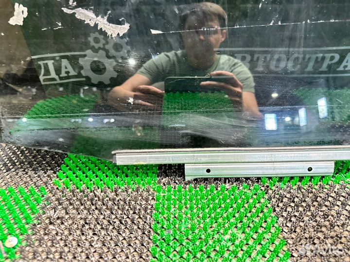 Стекло двери заднее левое Lexus Gx460 2009-2022