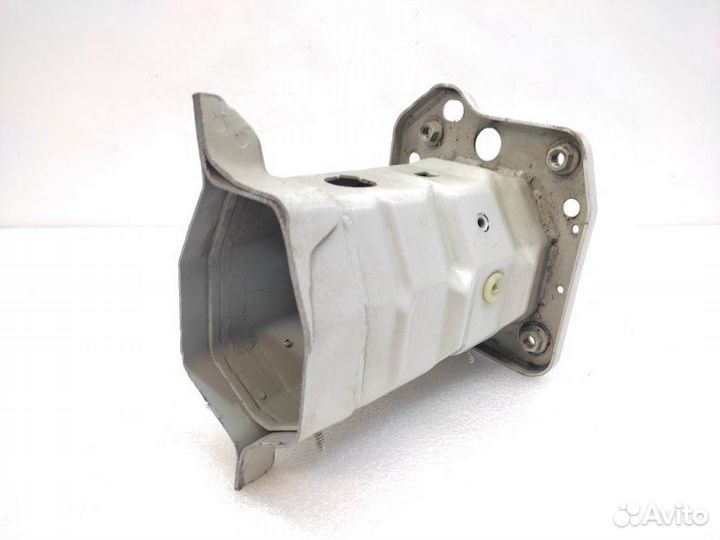 Кронштейн усилителя бампера передний левый Volvo