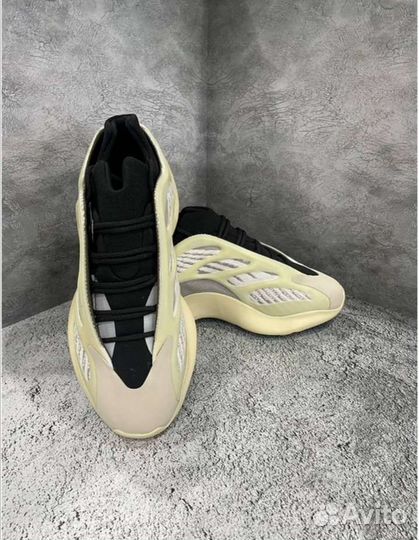 Кроссовки adidas yeezy 700 v3