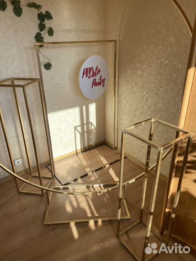 Колонны, стойки, арки, фотозоны для торжества