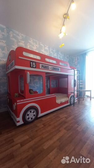 Двухъярусная детская кровать