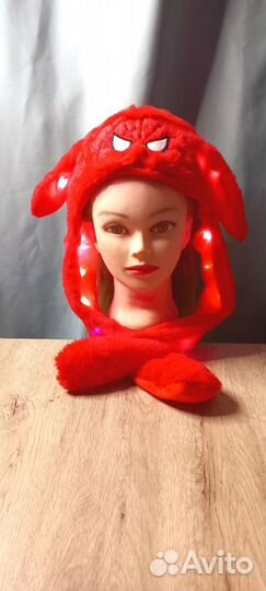 Шапка с двигающимися ушами человек паук