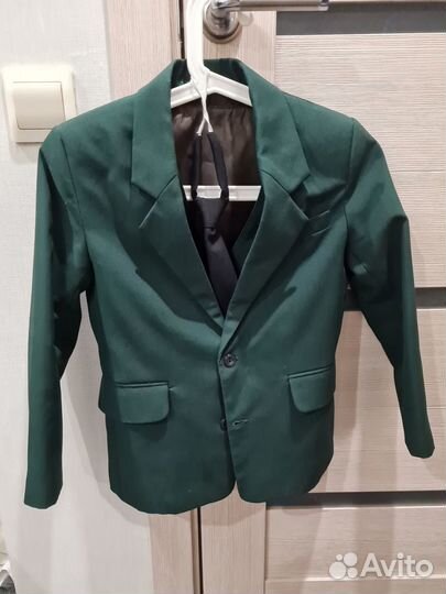 Пиджак, жилет и галстук) для первоклассника