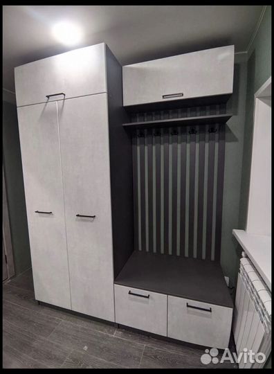 Шкаф в прихожую 160 см новый
