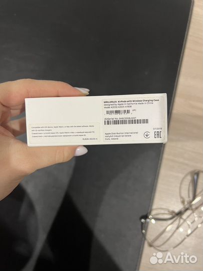 Продаю левый наушник airpods