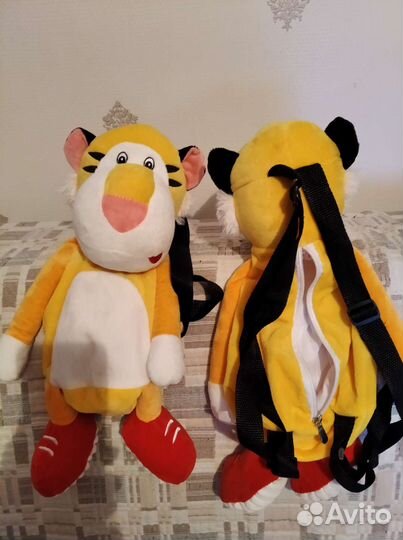 Игрушка мягкая- рюкзачок