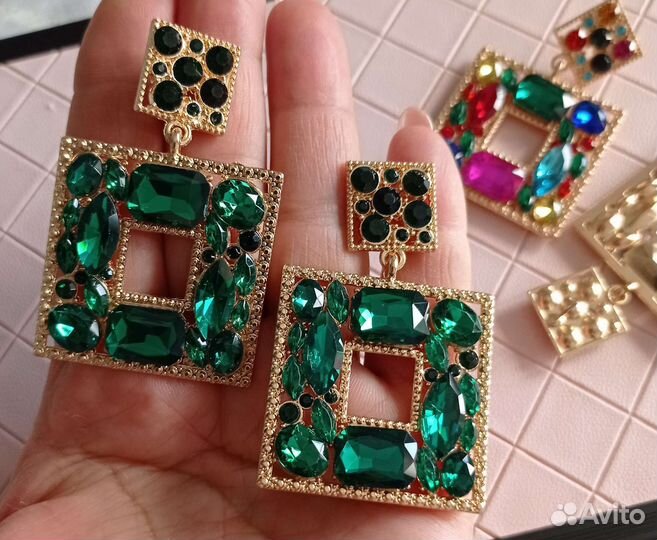 Стильные серьги