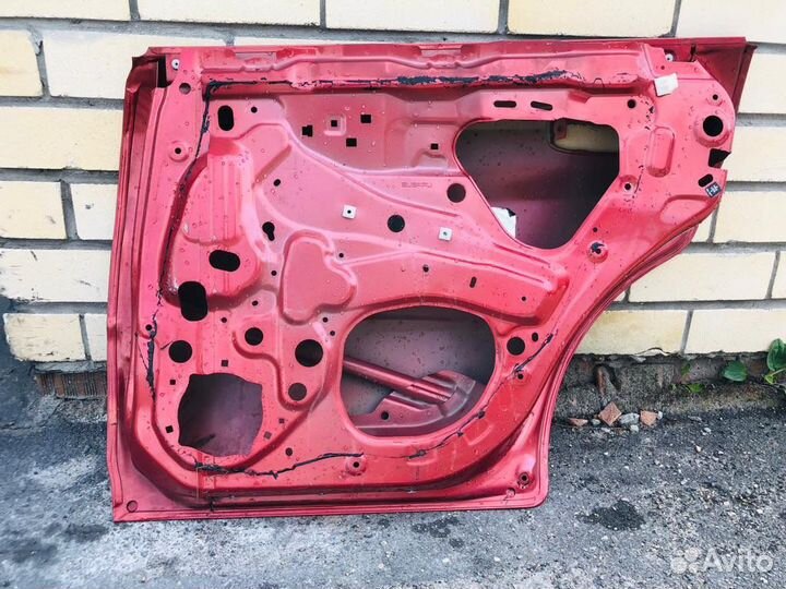 Дверь правая задняя на Subaru Impreza