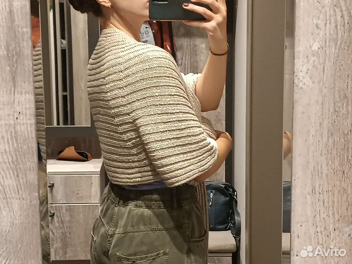 Вязаная накидка на плечи