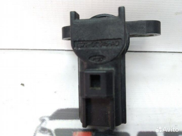 Датчик положения коленвала Mazda 3 BK рестайлинг