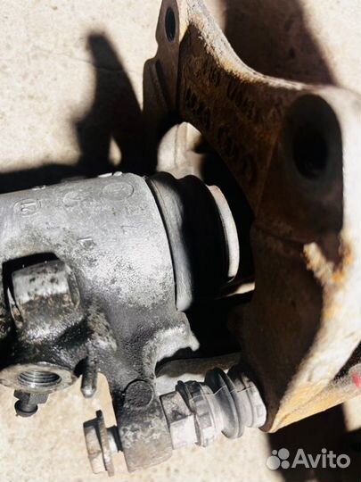 Суппорт тормозной Audi A8 D2/4D 4.2 AQF 2001