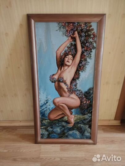 Картина в деревянной раме