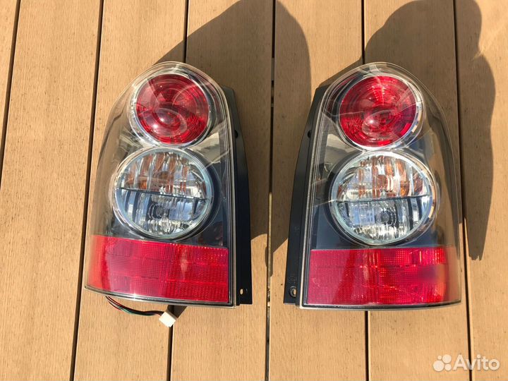 Задние фонари Mazda Mpv (стоп сигнал, цена за 2шт)