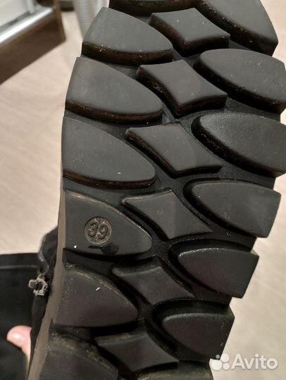 Угги женские натуральные 39 р на молнии