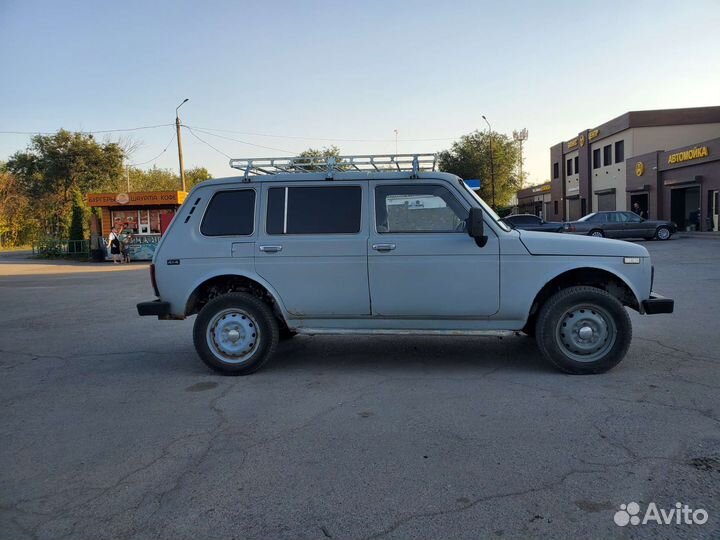 LADA 4x4 (Нива) 1.7 МТ, 2003, 200 000 км