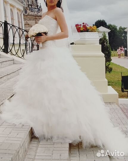 Свадебное платье со шлейфом р.42-44