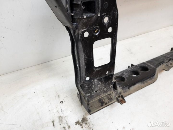 Панель передняя (телевизор) передний Kia Sportage