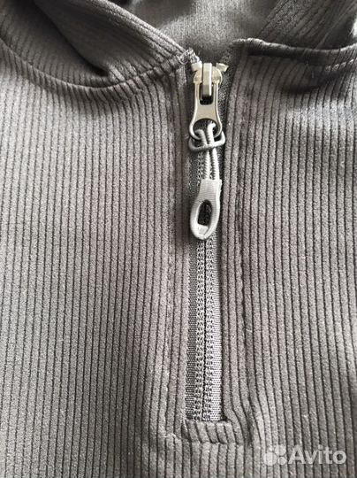 Костюм спортивный с капюшоном утягивающий