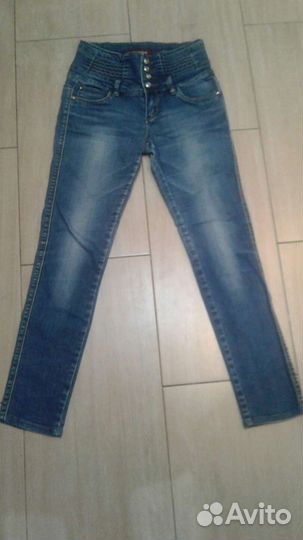 Джинсы