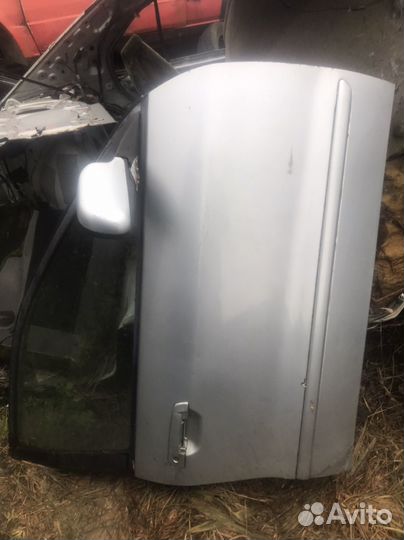 Продаю переднею правую дверь митсубиси галант 8