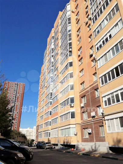 3-к. квартира, 100 м², 1/15 эт.