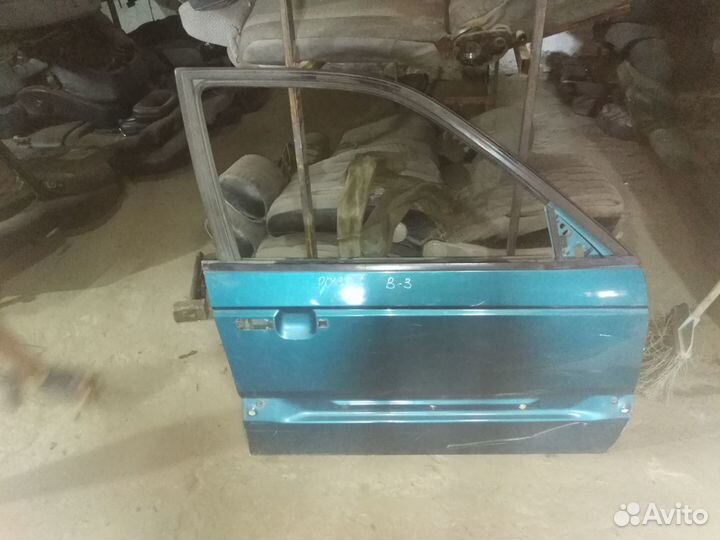 Дверь передняя правая Volkswagen Passat B3