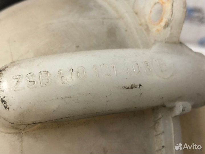 Бачок расширительный передний Volkswagen Golf 4