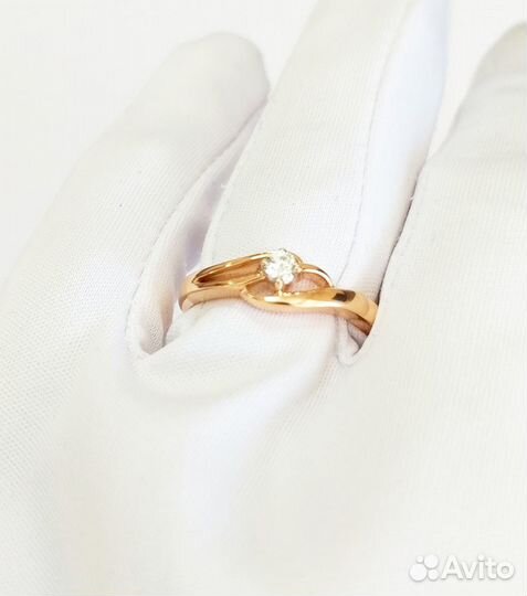 Золотое кольцо с бриллиантом 16р