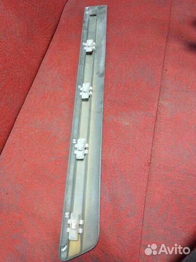 Молдинг двери задний левый Mercedes-Benz E-Class