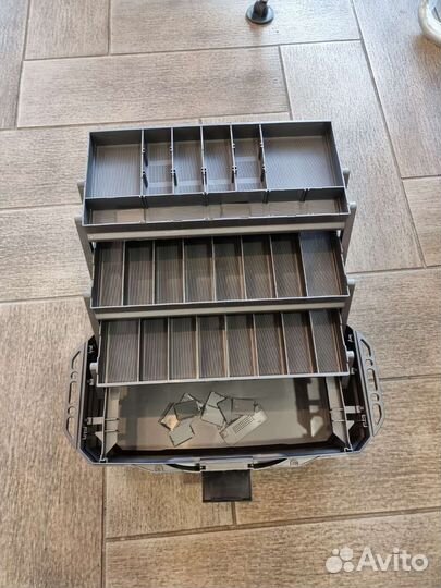 Ящик рыболовный. Трехполочный