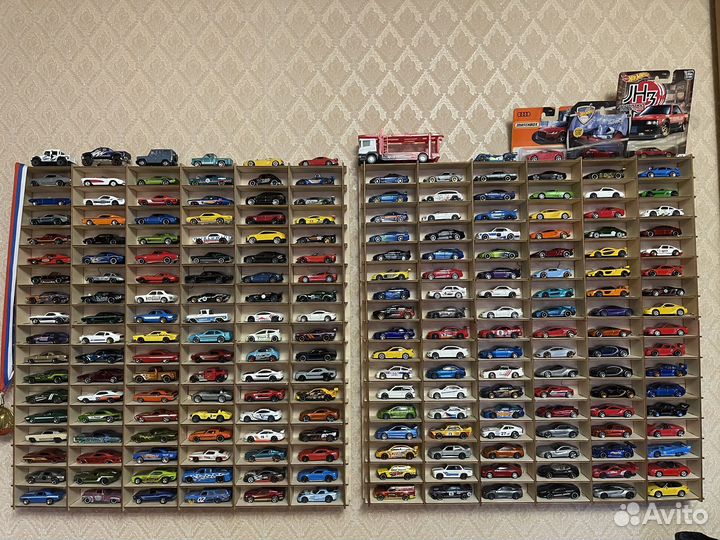 Модель автомобиля hot wheels