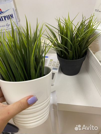 Искусственные цветы в горшках