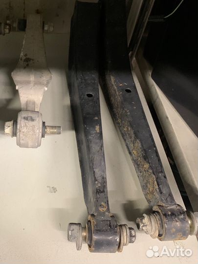 Задний нижний поперечный рычаг subaru legacy B13