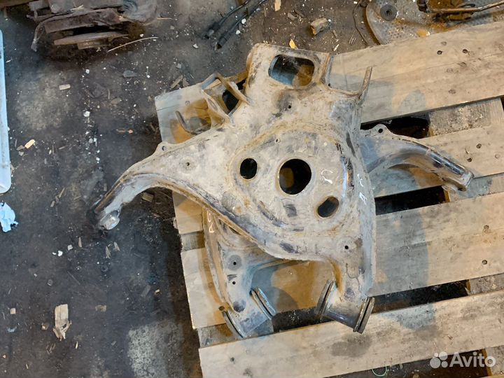 Рычаг зад Ауди a6 c6