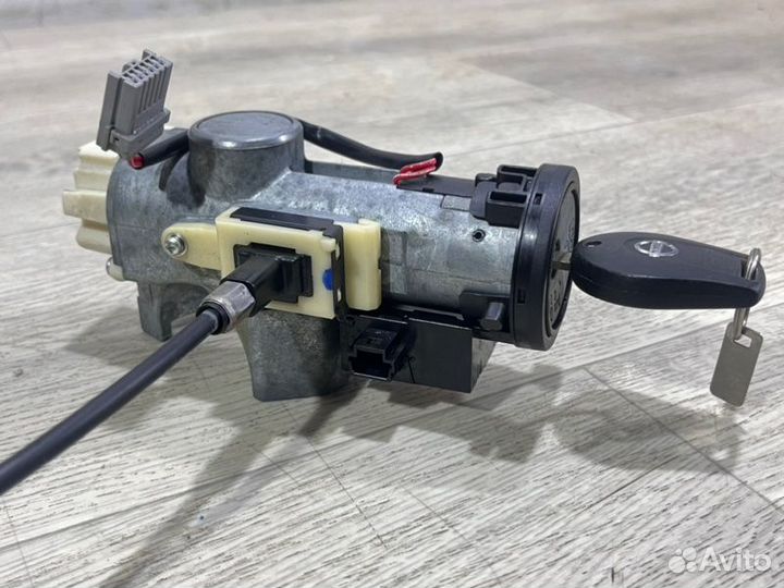 Замок зажигания Nissan Juke HR16 2012