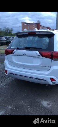 Mitsubishi Outlander, 2022