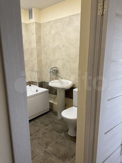 2-к. квартира, 42 м², 2/2 эт.