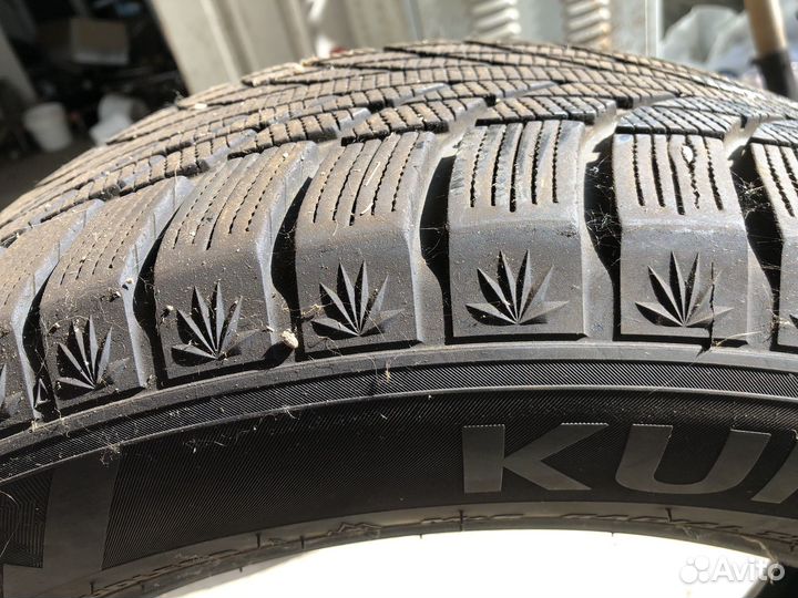 Kumho WinterCraft Ice Wi51 215/55 R17