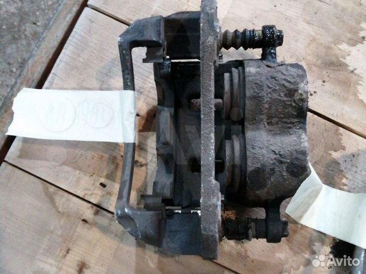 Суппорта передняя левая Opel Antara