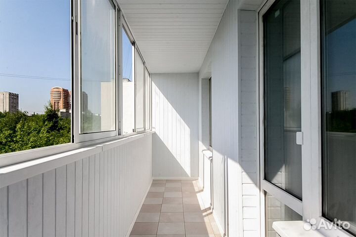 Остекление балконов. Отделка балконов