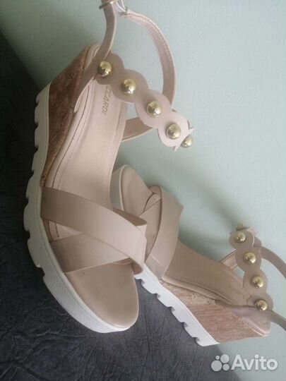 Босоножки женские
