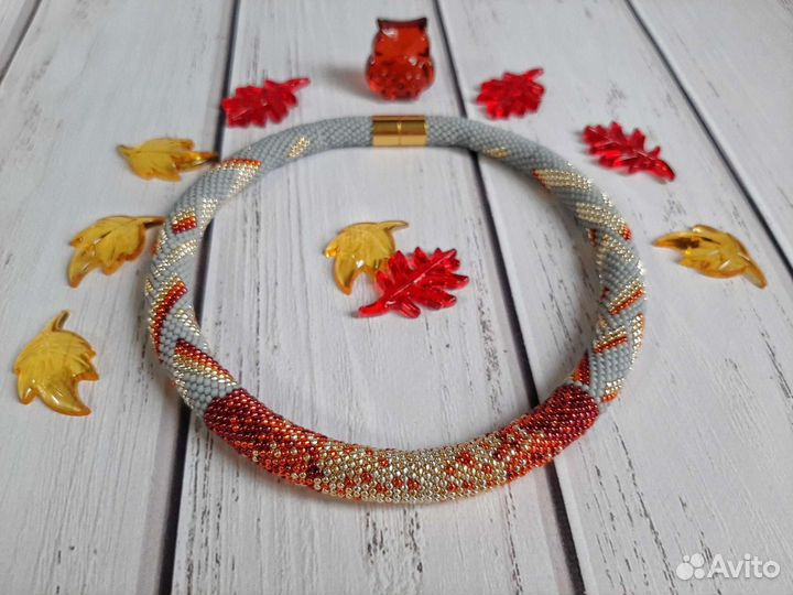 Колье из бисера