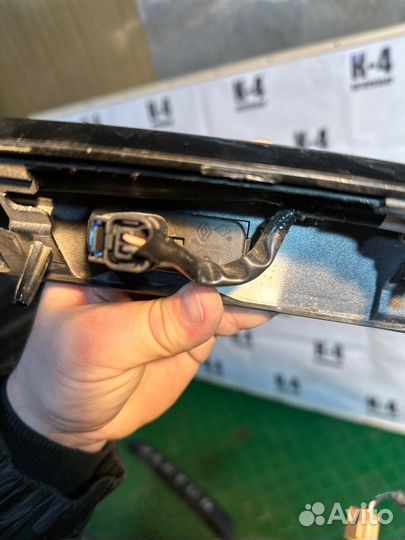 Накладка крышки багажника задняя Renault Kaptur 1