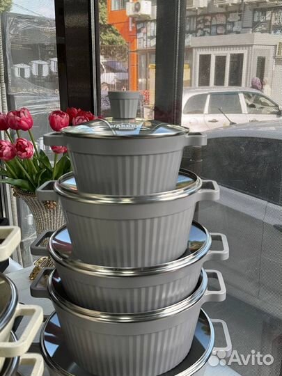 Набор кастрюль