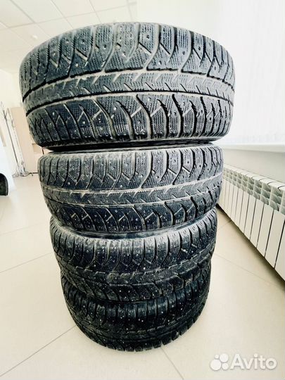 Bridgestone Ice Cruiser 7000 235/60 R18 56